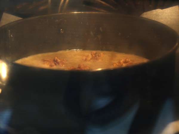 Torta di noci senza farina: ricetta facilissima con soli 4 ingredienti - Preparazione tappa 6