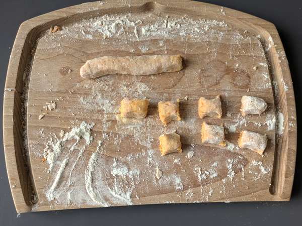 Gnocchi di zucca fatti in casa: morbidi, delicati e perfetti per l'autunno! - Preparazione tappa 7