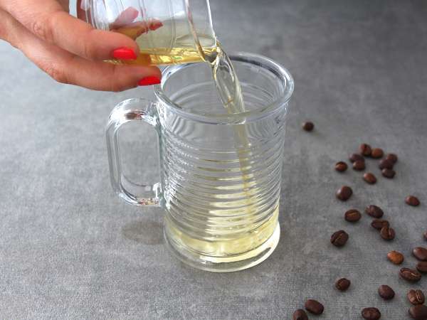 Irish Coffee: la ricetta veloce del famoso caffè irlandese con whisky e panna - Preparazione tappa 1