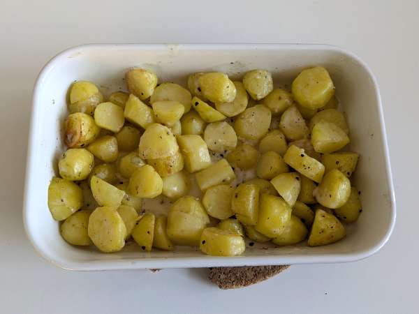 Patate cacio e pepe cremose al forno: il contorno facile che fa impazzire tutti! - Preparazione tappa 7