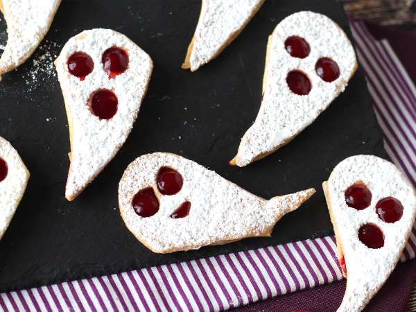 Biscotti fantasma: la ricetta di Halloween più facile e divertente da realizzare con i bambini - Preparazione tappa 7