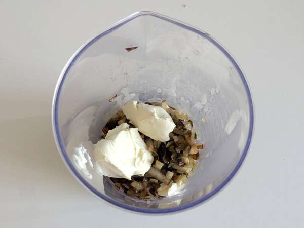 Pasta cremosa con radicchio, speck croccante e noci: ricetta veloce e irresistibile - Preparazione tappa 4