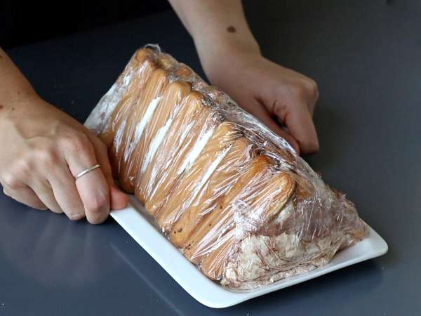 Tronchetto chalet al caffè: il dolce di Natale senza stampo che conquista tutti - Preparazione tappa 9