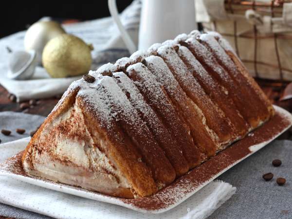Tronchetto chalet al caffè: il dolce di Natale senza stampo che conquista tutti - Preparazione tappa 10