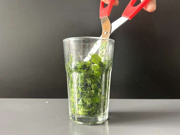 Funghi in padella: il contorno veloce e saporito perfetto per ogni piatto - Preparazione tappa 3