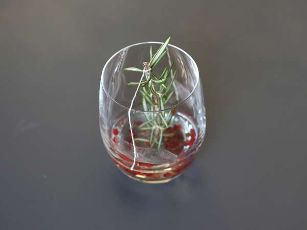 Cocktail di Natale con alberello innevato: versione alcolica ed analcolica da provare - Preparazione tappa 4