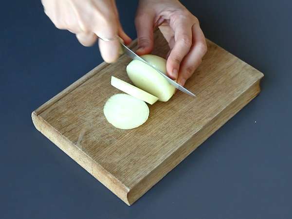 Mini tarte tatin di cipolle al rosmarino e formaggio di capra - Preparazione tappa 1