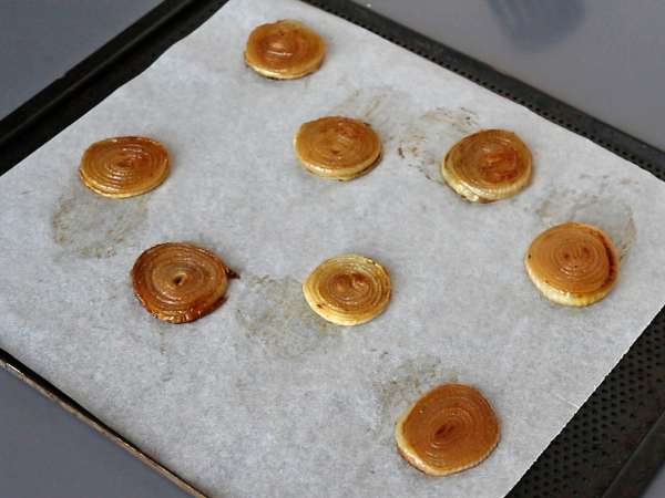 Mini tarte tatin di cipolle al rosmarino e formaggio di capra - Preparazione tappa 6