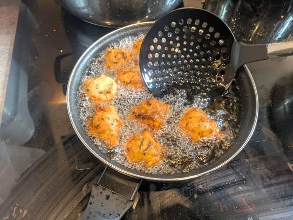 Acras di Morue: le polpettine antillesi che conquistano al primo morso - Preparazione tappa 5