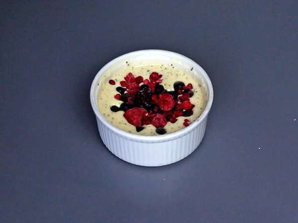 Tortino proteico ai frutti rossi: ricetta facile, veloce e super golosa - Preparazione tappa 3