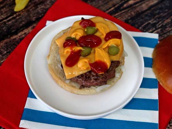 Ricetta Cheeseburger: come preparare l’hamburger con formaggio più famoso al mondo - Preparazione tappa 5