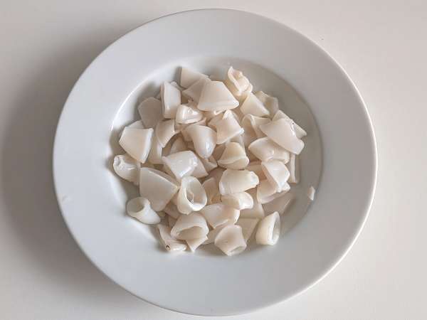 Sugo di calamari: un condimento perfetto per la pasta - Preparazione tappa 1