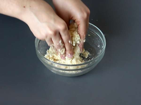 Plumcake crumble ai mirtilli morbido e goloso - Preparazione tappa 2