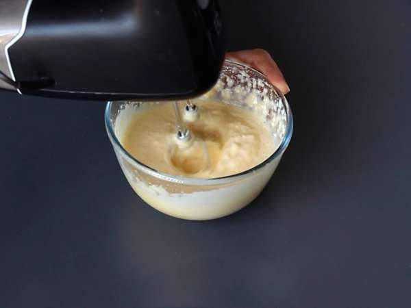 Plumcake crumble ai mirtilli morbido e goloso - Preparazione tappa 4