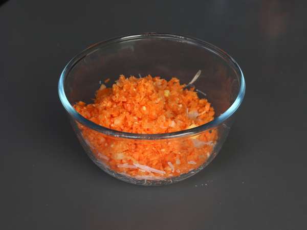 Involtini di gamberi in friggitrice ad aria: croccanti, leggeri e pronti in pochi minuti - Preparazione tappa 3