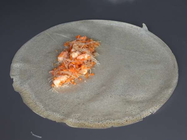 Involtini di gamberi in friggitrice ad aria: croccanti, leggeri e pronti in pochi minuti - Preparazione tappa 5