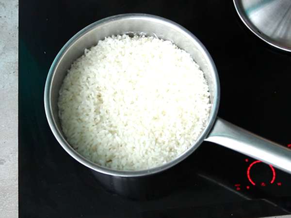 Onigiri con tuorli d’uovo marinati in salsa di soia: ricetta originale giapponese facile - Preparazione tappa 3