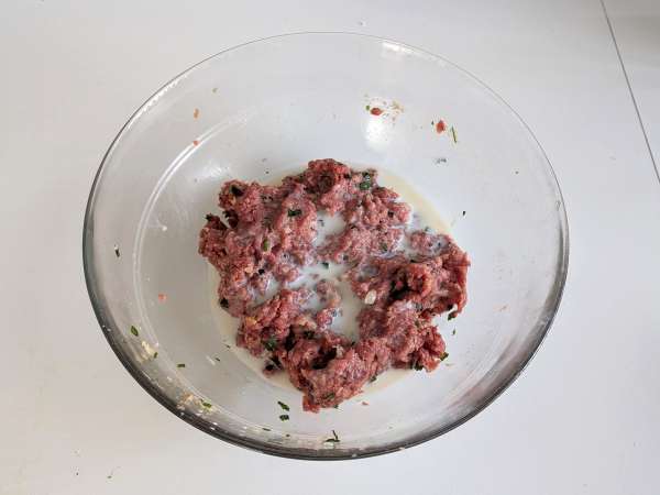 Polpette in friggitrice ad aria morbidissime: ricetta facile e veloce con carne di manzo - Preparazione tappa 4