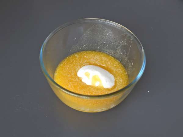 Torta rovesciata alle banane extra fondente soffice e caramellata - Preparazione tappa 3