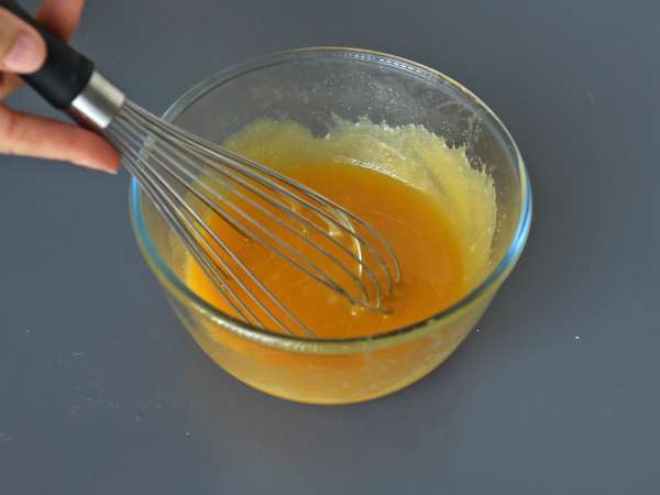 Torta rovesciata alle banane extra fondente soffice e caramellata - Preparazione tappa 4