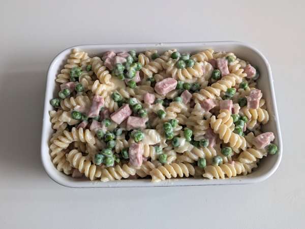 Pasta al forno con piselli e prosciutto cotto cremosa e gratinata - Preparazione tappa 10