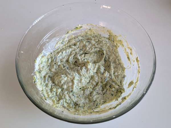 Conchiglioni ripieni ricotta, zucchine e limone: cremosi e gratinati al forno - Preparazione tappa 5