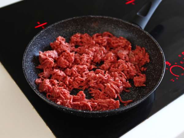 Tortillas al forno ripiene con carne di manzo aromatizzata - Preparazione tappa 1