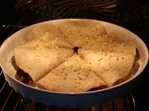 Tortillas al forno ripiene con carne di manzo aromatizzata - Preparazione tappa 6