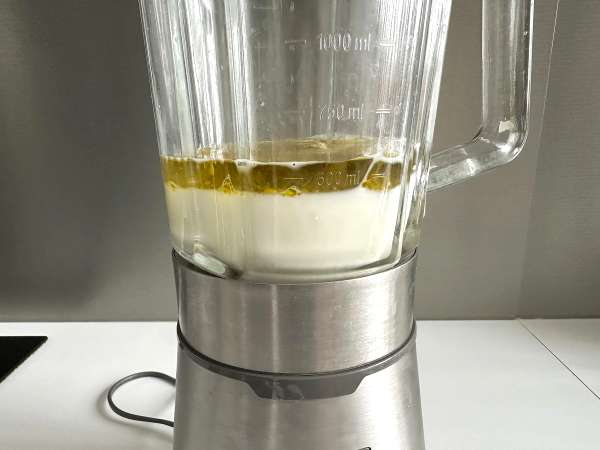 Pastella per torta salata nel frullatore: facile veloce e soffice - Preparazione tappa 2