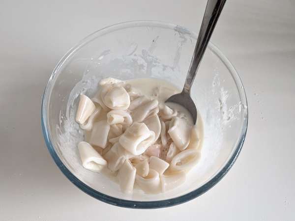 Anelli di calamari in friggitrice ad aria croccanti e leggeri - Preparazione tappa 4