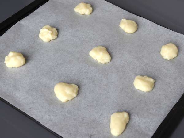 Mochi cookie con ube dal cuore morbido: ricetta facile e irresistibile - Preparazione tappa 4