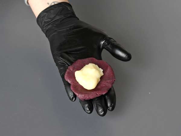 Mochi cookie con ube dal cuore morbido: ricetta facile e irresistibile - Preparazione tappa 8