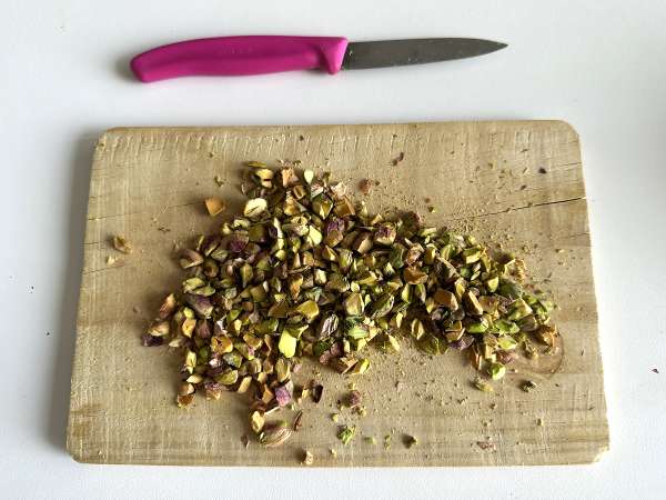 Torta umida pistacchio, lime e zucchine: soffice e profumata - Preparazione tappa 2