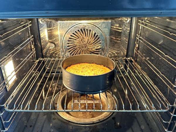 Torta umida pistacchio, lime e zucchine: soffice e profumata - Preparazione tappa 8