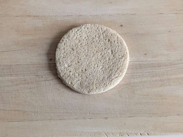 Cestini di pancarré con mozzarella, pomodorini e olive nere - Preparazione tappa 3