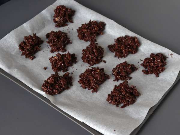 Pringles al cioccolato stile rose del deserto: croccanti e veloci - Preparazione tappa 4