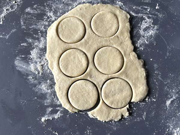 Shortcake alle fragole: ricetta originale americana facile, golosa e irresistibile - Preparazione tappa 4