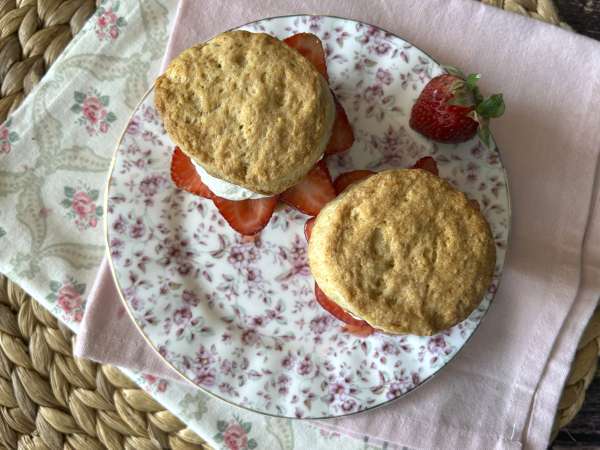 Shortcake alle fragole: ricetta originale americana facile, golosa e irresistibile - Preparazione tappa 10