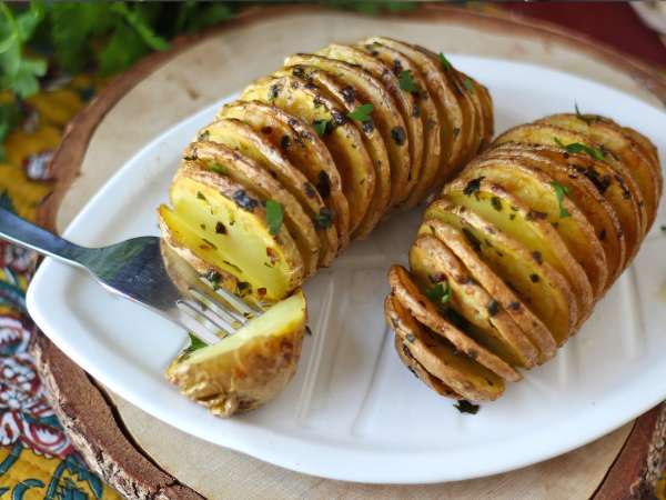 Patate hasselback in friggitrice ad aria: croccanti e facili - Preparazione tappa 7