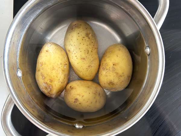 Come lessare le patate: tempi di cottura e metodo facile - Preparazione tappa 1