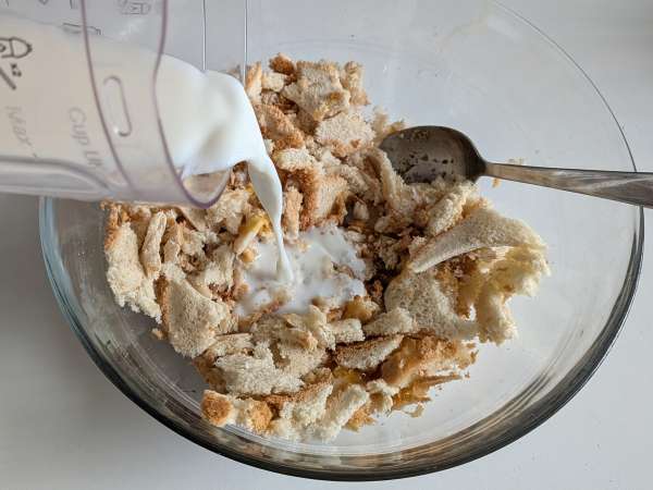 Polpette di pancarré al limone in friggitrice ad aria: ricetta antispreco croccante - Preparazione tappa 2