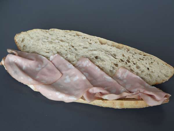 Panino gourmet con mortadella, burrata, pesto e pistacchi - Preparazione tappa 2