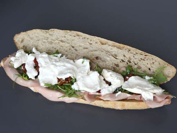 Panino gourmet con mortadella, burrata, pesto e pistacchi - Preparazione tappa 5