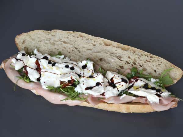 Panino gourmet con mortadella, burrata, pesto e pistacchi - Preparazione tappa 6