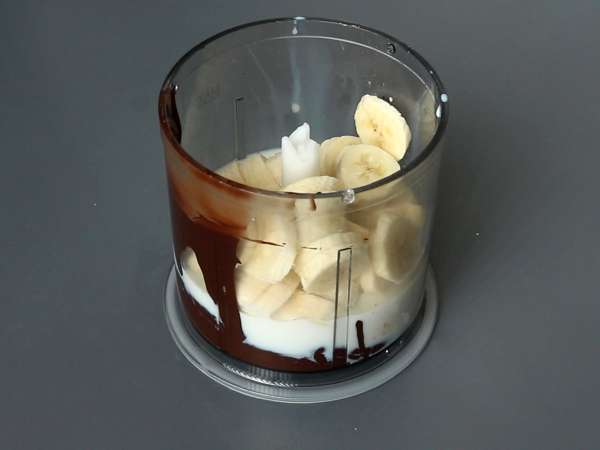 Cremoso cioccolato e banana: la ricetta facile con soli 3 ingredienti! - Preparazione tappa 2
