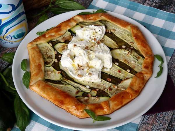 Torta salata con pesto, zucchine e mozzarella: una ricetta facile che profuma d'estate! - Preparazione tappa 7