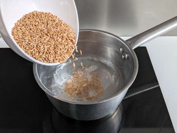 Insalata di farro cremosa con zucchine, melanzane e pomodorini - Preparazione tappa 1