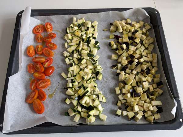 Insalata di farro cremosa con zucchine, melanzane e pomodorini - Preparazione tappa 2