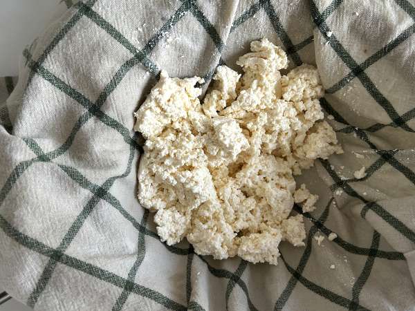 Fiocchi di latte fatti in casa con soli due ingredienti! - Preparazione tappa 5
