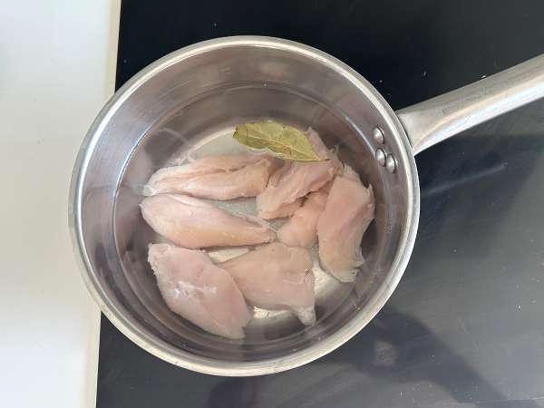 Frango à brás con pollo: la ricetta portoghese cremosa e anti-spreco - Preparazione tappa 6